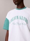 Λευκό Άνετο T-shirt Με Varsity Λογότυπο  Άνδρας