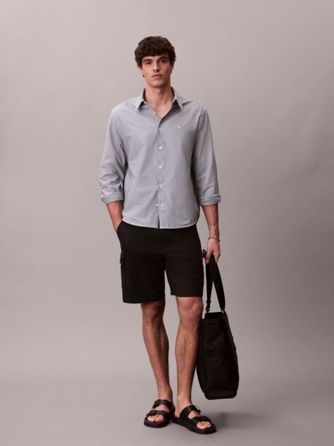 Black Fitted with utility-style pockets, these shorts are made from a lightweight linen blend for a breezy feel on warmer days.  Men
