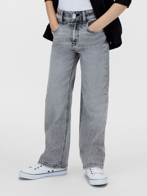 Multi From everyday favourites to style-conscious looks, Calvin Klein Jeans Kids combines quality materials and trend-perfect colours with iconic logos on directional designs  Boys