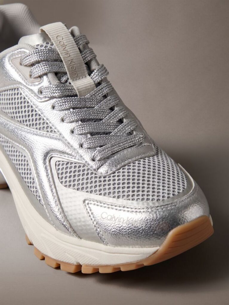 Ασημί Μεταλλιζέ Υβριδικά Sneakers Πεζοπορίας  Γυναίκα