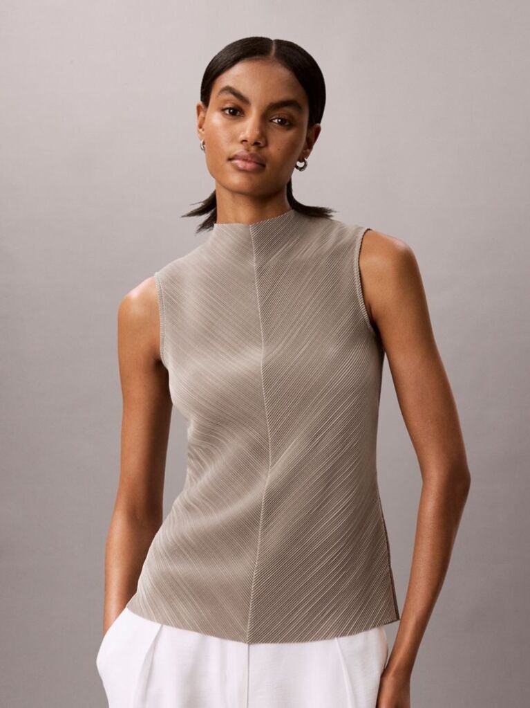 Καφέ Πλισέ Αμάνικο Τοπ Με Mock Neck  Γυναίκα