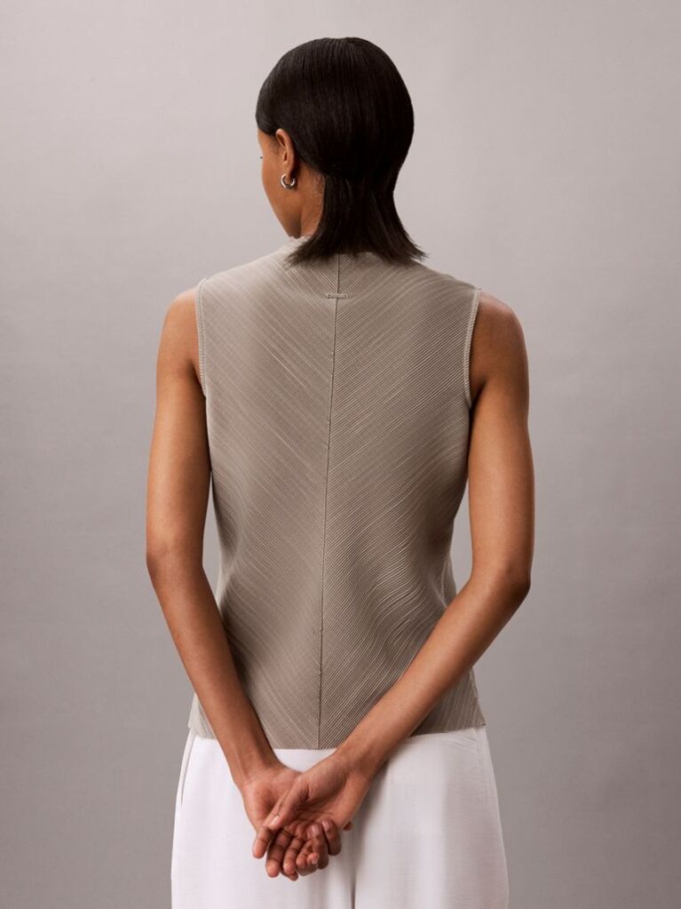 Καφέ Πλισέ Αμάνικο Τοπ Με Mock Neck  Γυναίκα