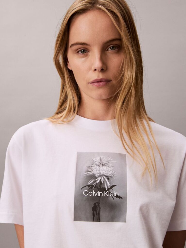 Λευκό T-shirt Με Σχέδιο Με Λουλούδια  Γυναίκα