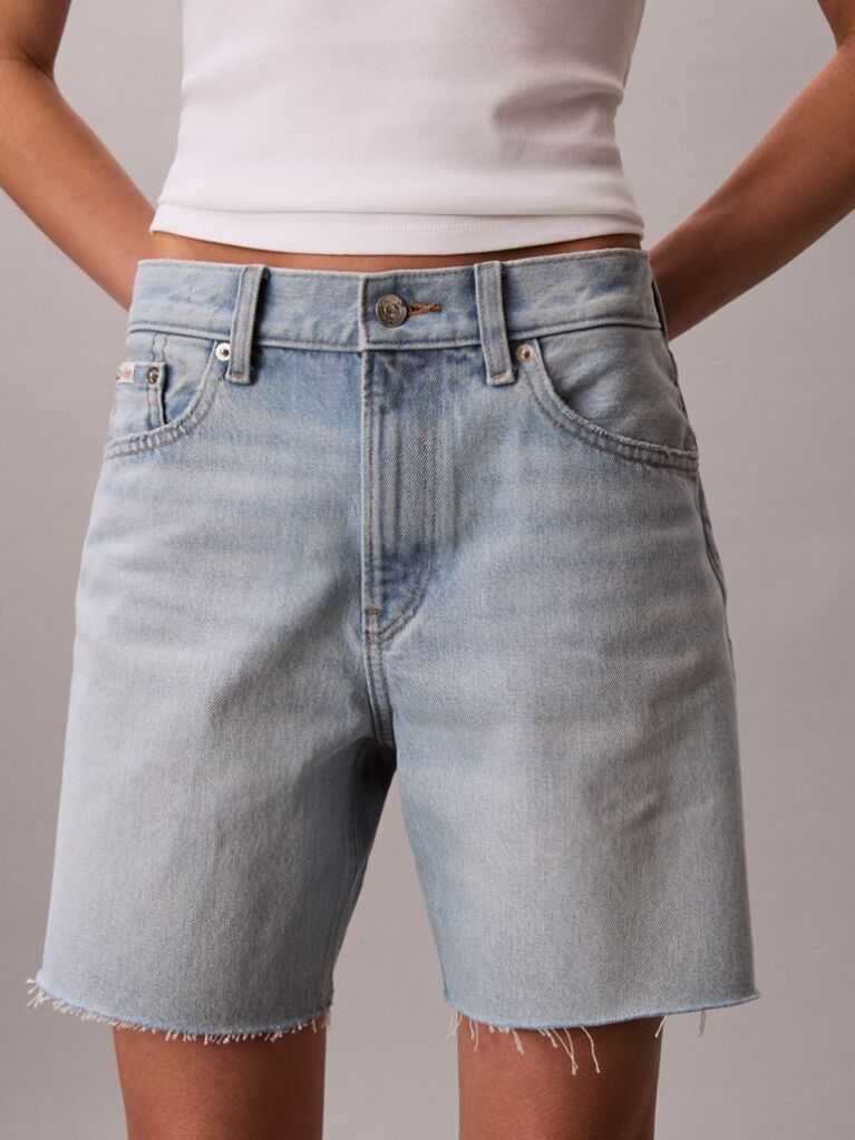 Denim 90s Washed 6" Inseam Denim Shorts  Women