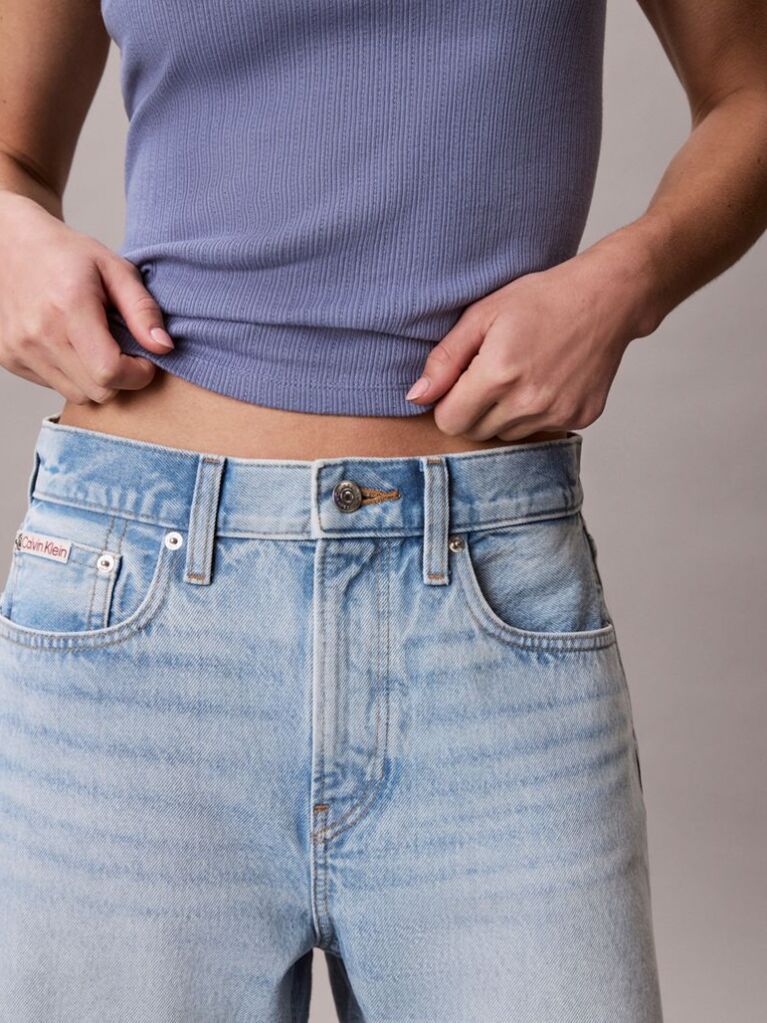 Denim Ψηλόμεσο Άνετο Denim Σορτς  Γυναίκα