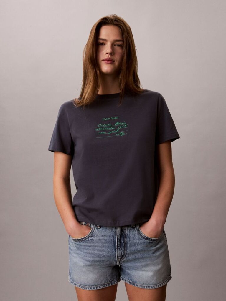 Μπλε T-Shirt Με Χειρόγραφο Γραφικό Σχέδιο Και Στρογγυλή Λαιμόκοψη  Γυναίκα
