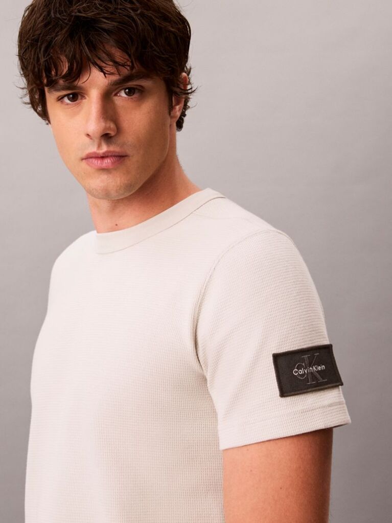 Μπεζ T-Shirt Με Waffle Πλέξη Και Patch Monologo  Άνδρας