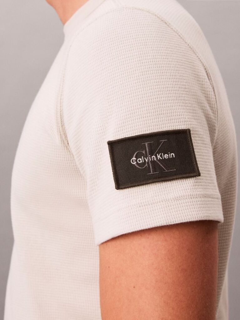 Μπεζ T-Shirt Με Waffle Πλέξη Και Patch Monologo  Άνδρας