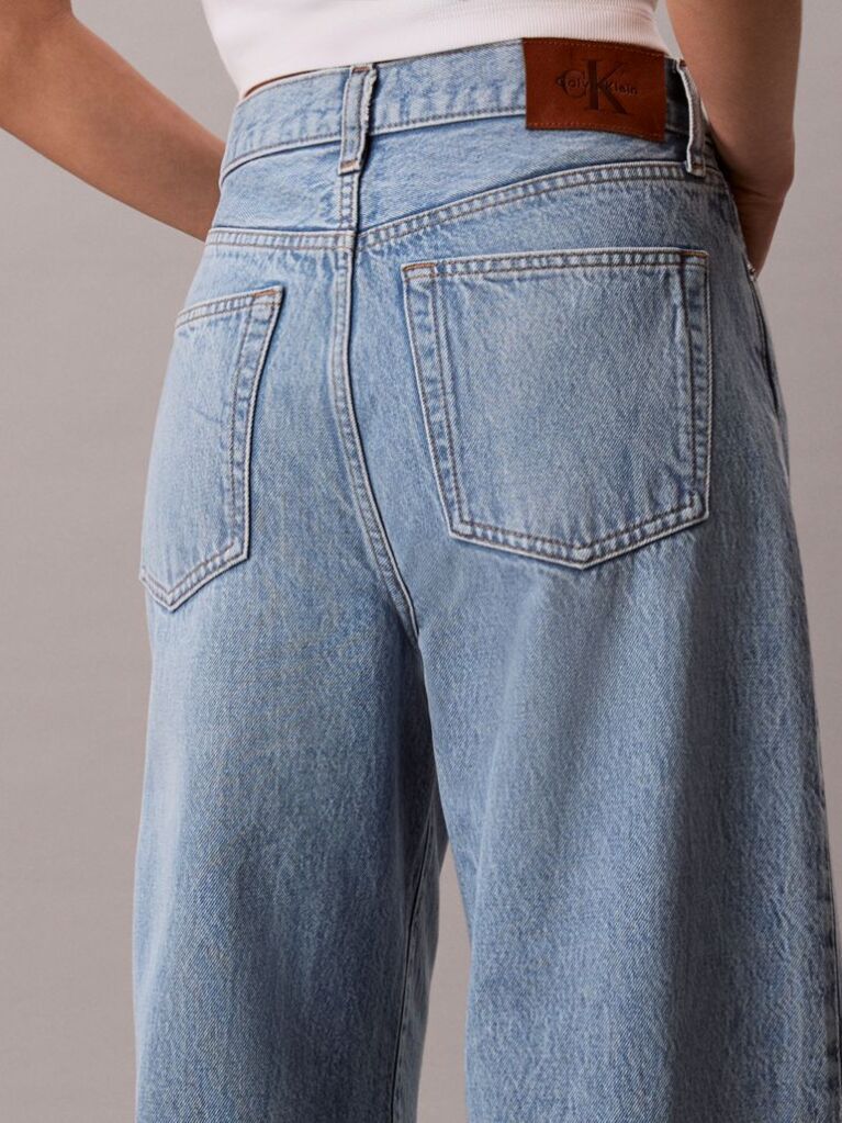 Denim Τζιν Με Άνετη Γραμμή Στα Πόδια  Γυναίκα