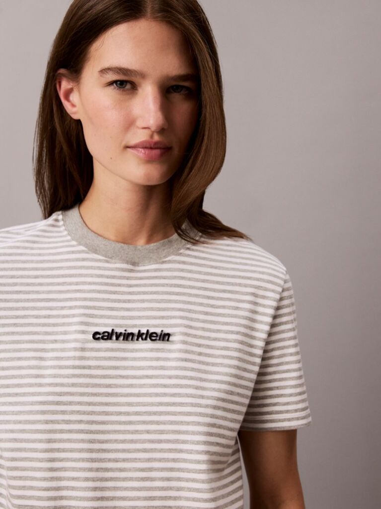 Γκρι T-Shirt Με Ριγέ Λογότυπο Και Στρογγυλή Λαιμόκοψη  Γυναίκα