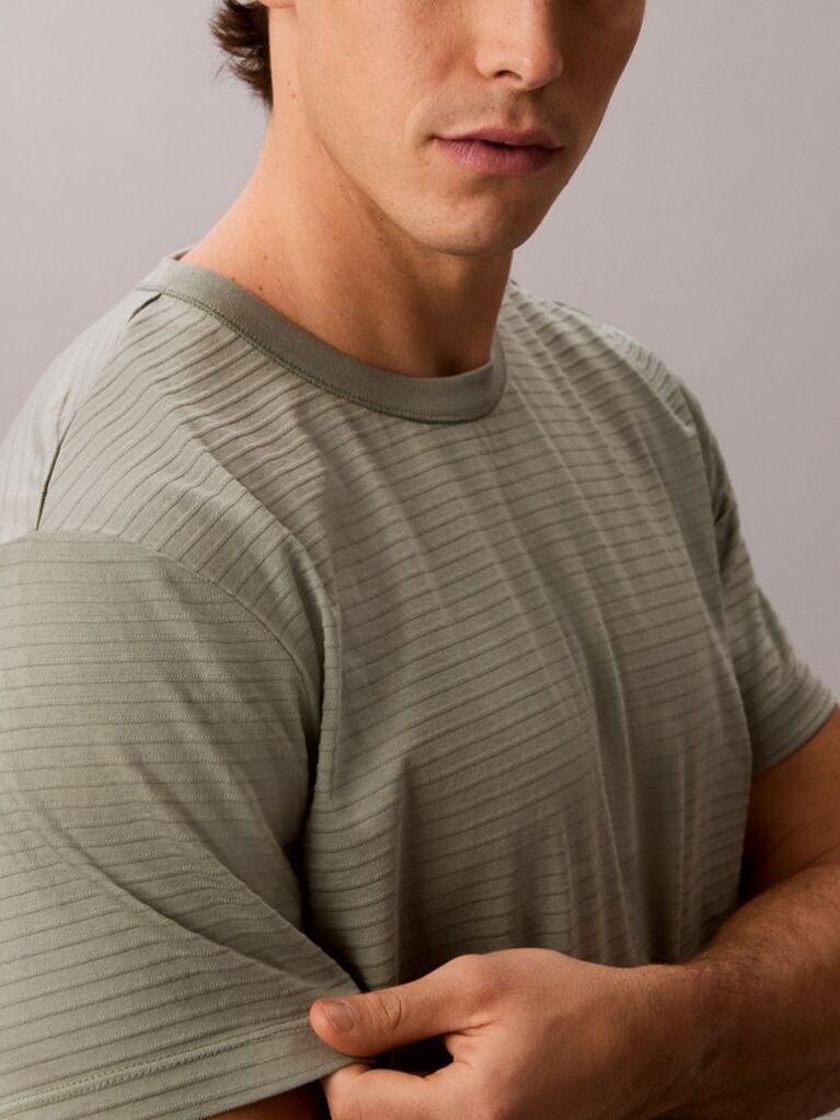 Grey Textured Stripe Crew Neck T-Shirt  Men