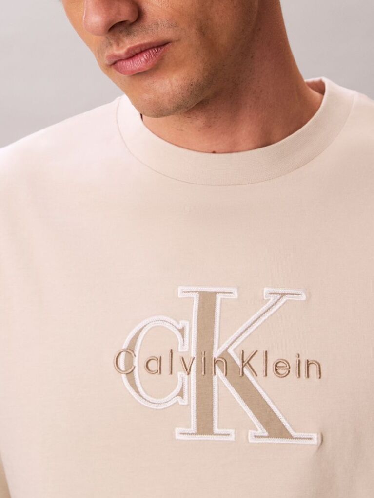White Relaxed Logo Appliqué T-shirt  Men