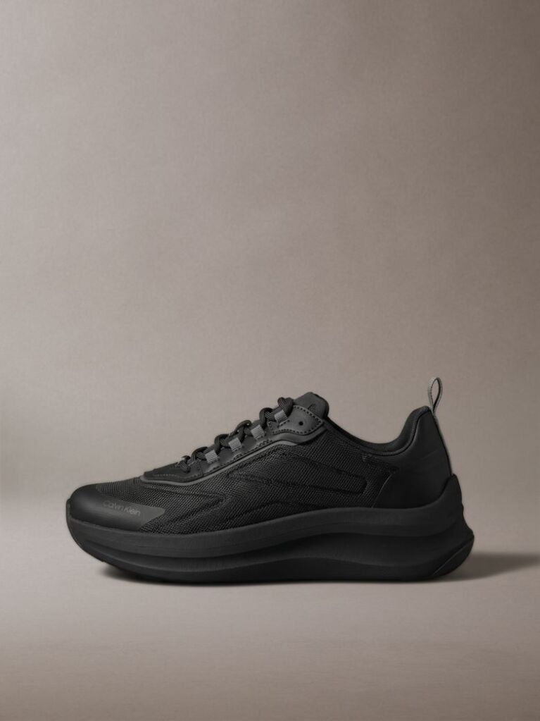 Black CK Volumax - Chunky Runner Trainers  Men