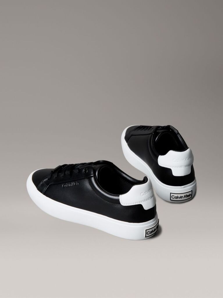 Μαύρο Δερμάτινα Sneakers  Με Ανάγλυφο Λογότυπο  Γυναίκα
