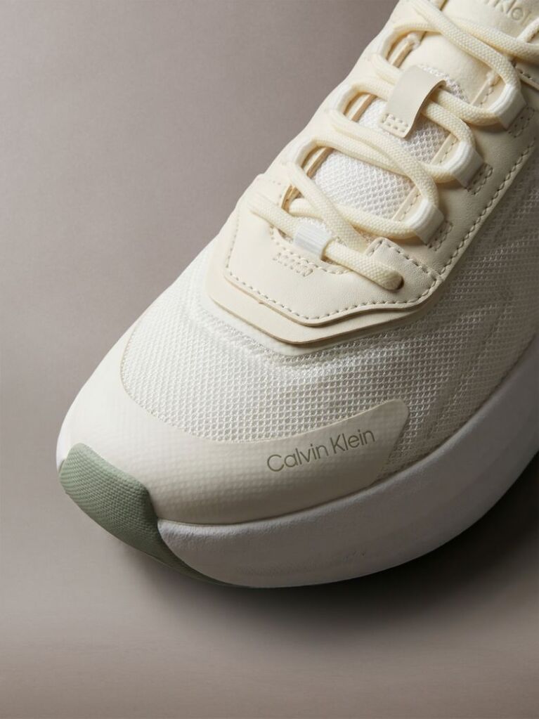 White CK Volumax - Chunky Runner Sneakers  Women