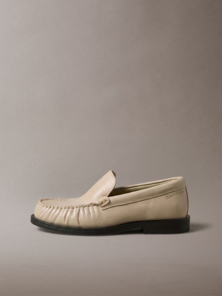 Μπεζ Thea - Δερμάτινα Loafers Με Πιέτες  Γυναίκα