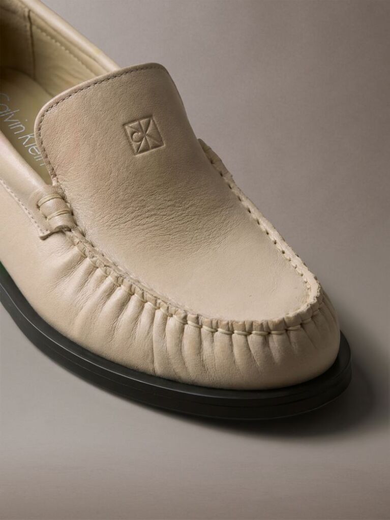Μπεζ Thea - Δερμάτινα Loafers Με Πιέτες  Γυναίκα