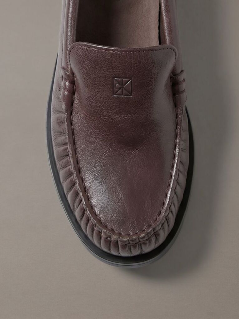 Καφέ Thea - Δερμάτινα Loafers Με Πιέτες  Γυναίκα