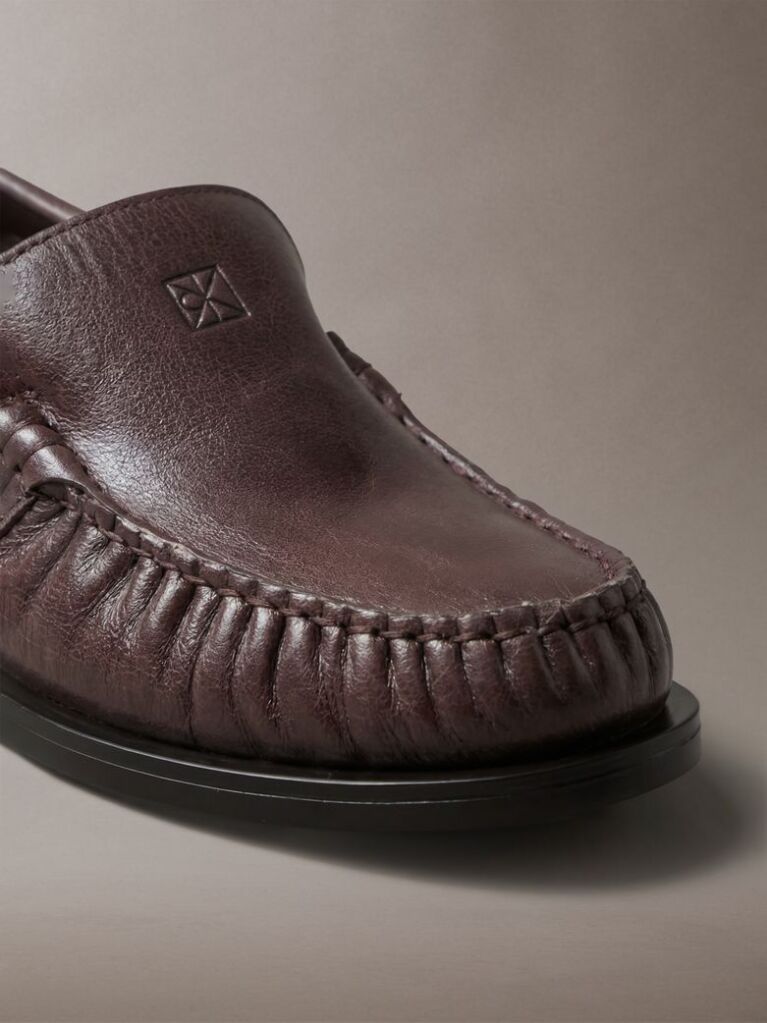 Καφέ Thea - Δερμάτινα Loafers Με Πιέτες  Γυναίκα