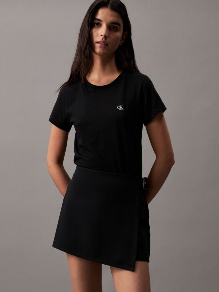 Μαύρο T-Shirt Από Οργανικό Βαμβάκι Σε Slim Γραμμή  Γυναίκα