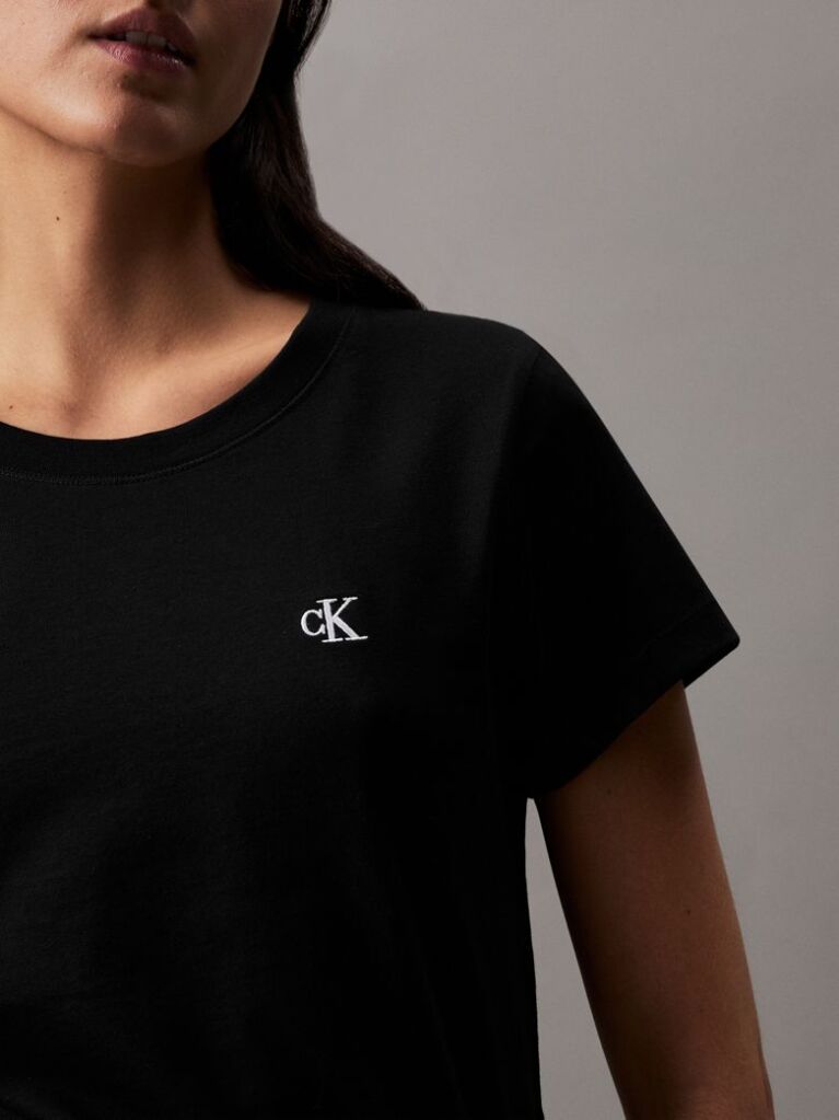 Μαύρο T-Shirt Από Οργανικό Βαμβάκι Σε Slim Γραμμή  Γυναίκα