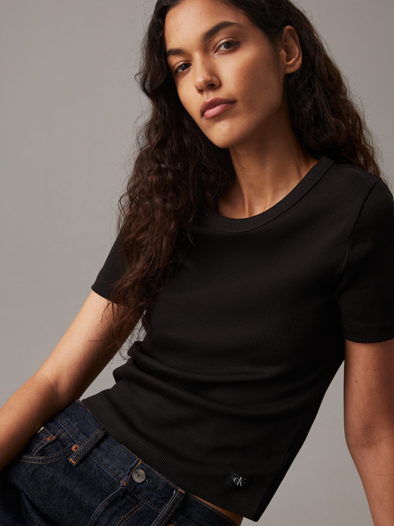 Μαύρο Βαμβακερό Ριπ T-shirt Σε Ίσια Γραμμή  Γυναίκα