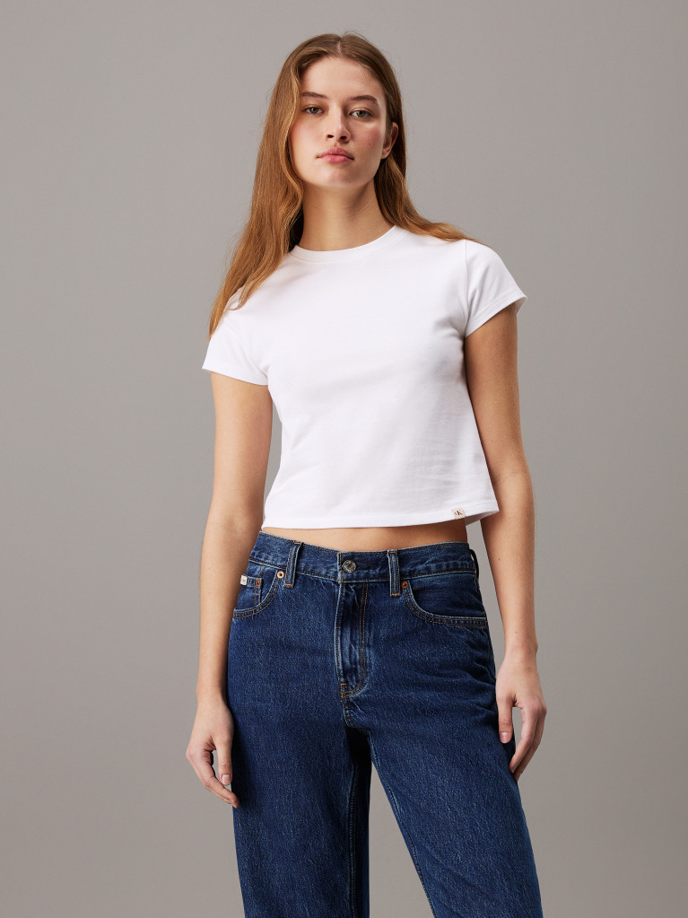 Λευκό Cropped T-shirt Σε Στενή Γραμμή  Γυναίκα