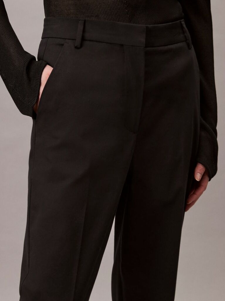 Μαύρο Chino Παντελόνι Με Στενή Tapered Γραμμή  Γυναίκα