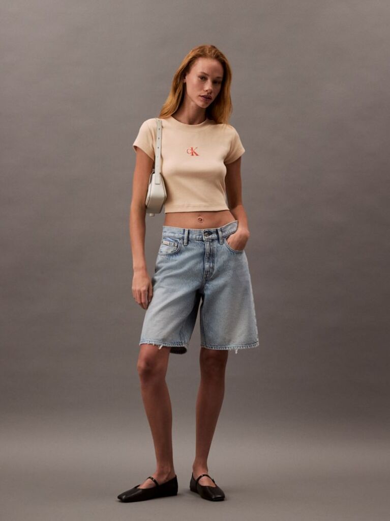 Ροζ Cropped T-shirt Με Μονόγραμμα Σε Στενή Γραμμή  Γυναίκα