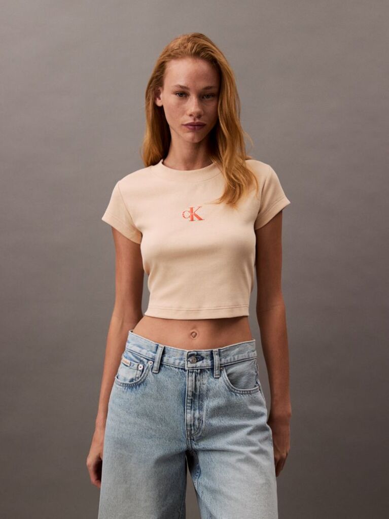 Ροζ Cropped T-shirt Με Μονόγραμμα Σε Στενή Γραμμή  Γυναίκα