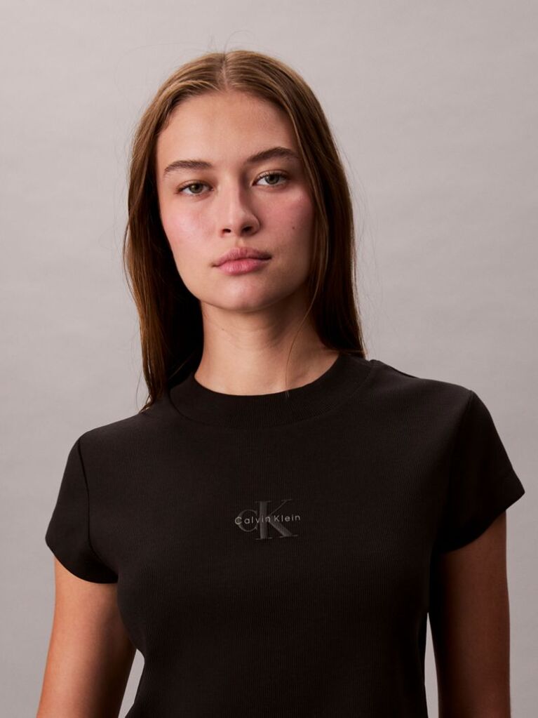 Μαύρο Cropped T-shirt Με Μονόγραμμα Σε Στενή Γραμμή  Γυναίκα
