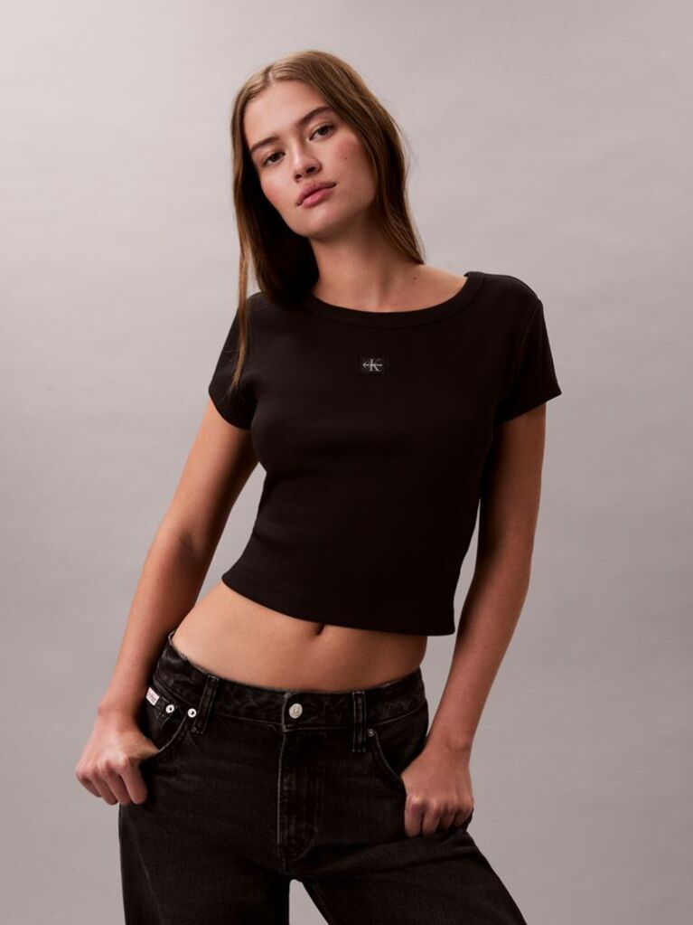 Μαύρο T-Shirt Σε Slim Γραμμή Και Βαμβακερό Ριμπ  Γυναίκα