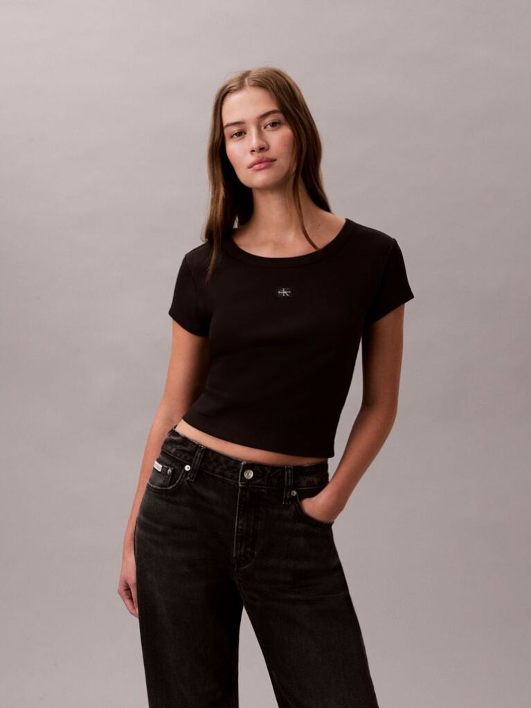 Μαύρο T-Shirt Σε Slim Γραμμή Και Βαμβακερό Ριμπ  Γυναίκα