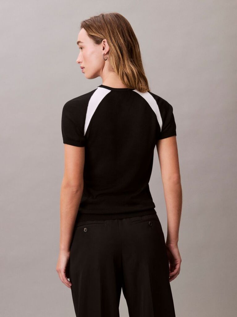 Μαύρο T-Shirt Σε Slim Γραμμή Και Graphic Λογότυπο  Γυναίκα