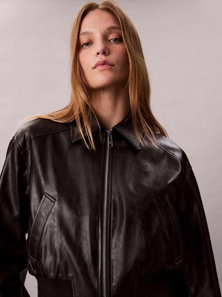 Μαύρο Cropped Bomber Τζάκετ Από Συνθετικό Δέρμα  Γυναίκα