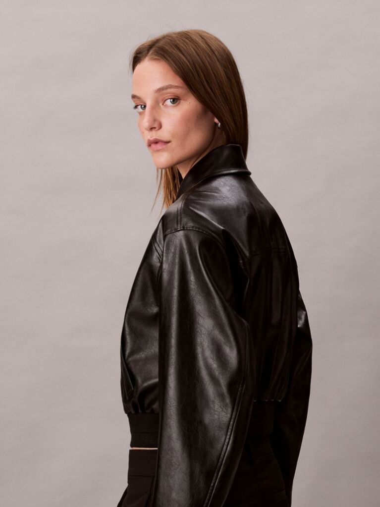 Μαύρο Cropped Bomber Τζάκετ Από Συνθετικό Δέρμα  Γυναίκα