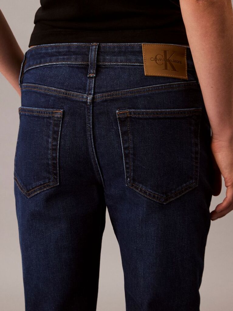 Denim Τζιν Με Slim Γραμμή Και Κανονική Μέση  Γυναίκα