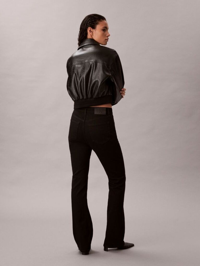 Μαύρο Bootcut Τζιν Σε Skinny Γραμμή  Γυναίκα