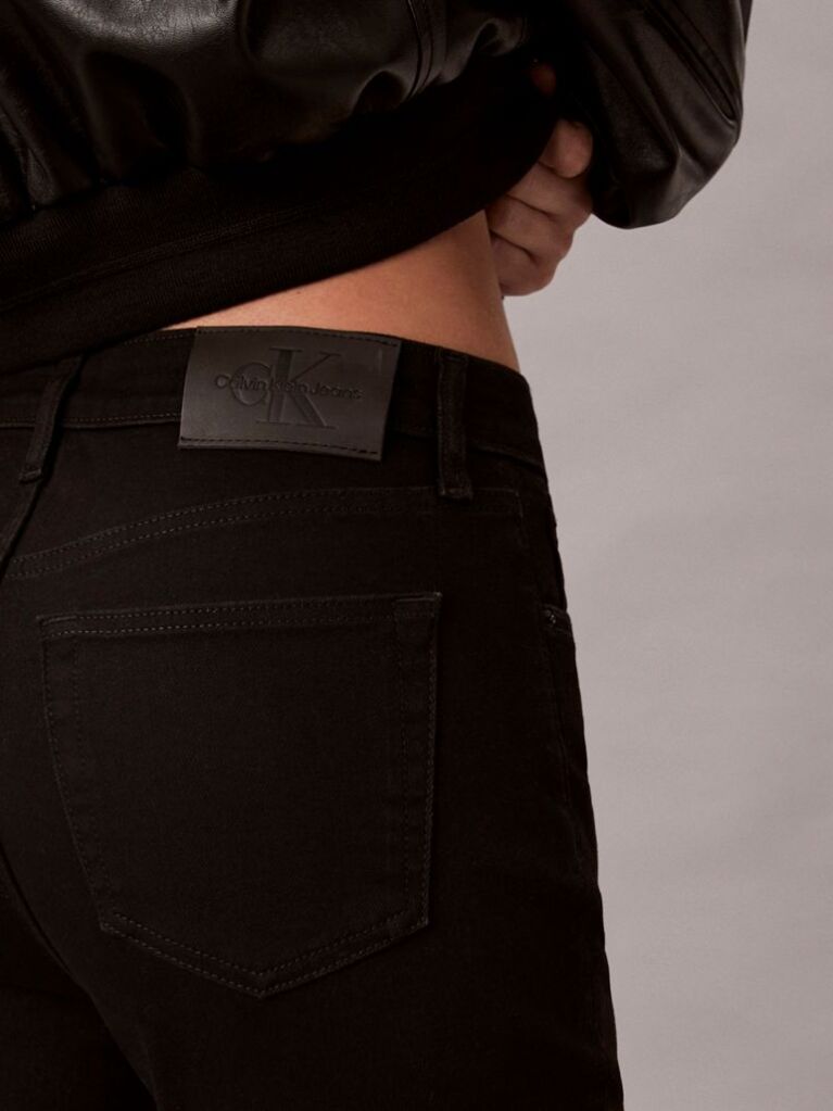 Μαύρο Bootcut Τζιν Σε Skinny Γραμμή  Γυναίκα