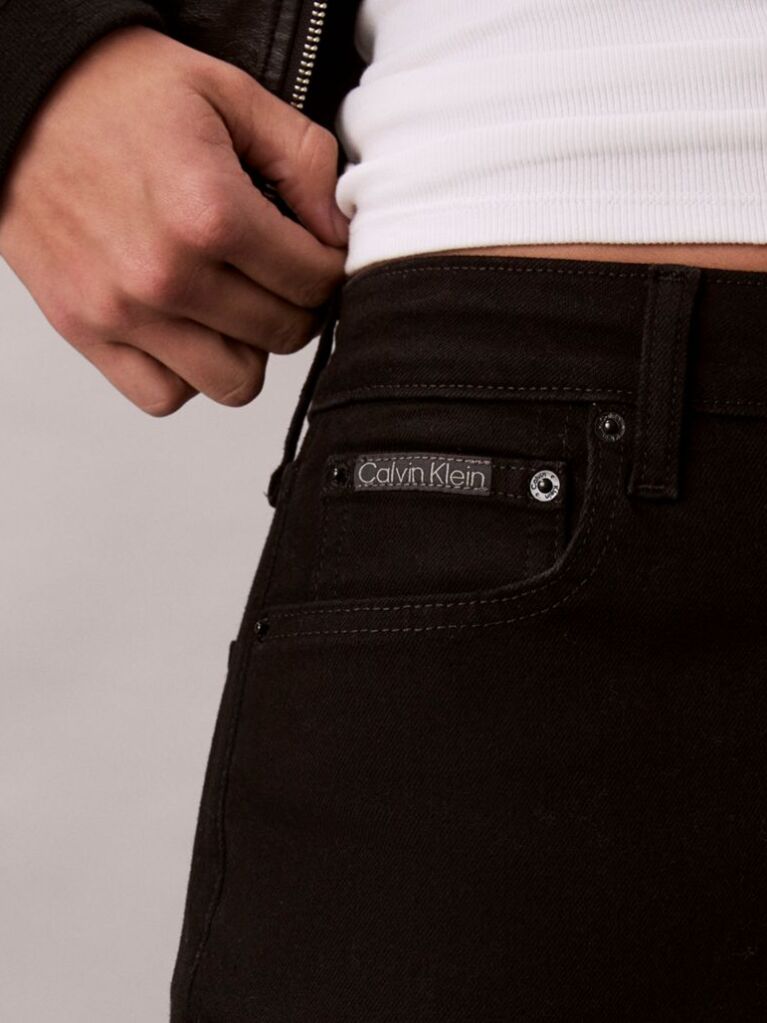 Μαύρο Bootcut Τζιν Σε Skinny Γραμμή  Γυναίκα
