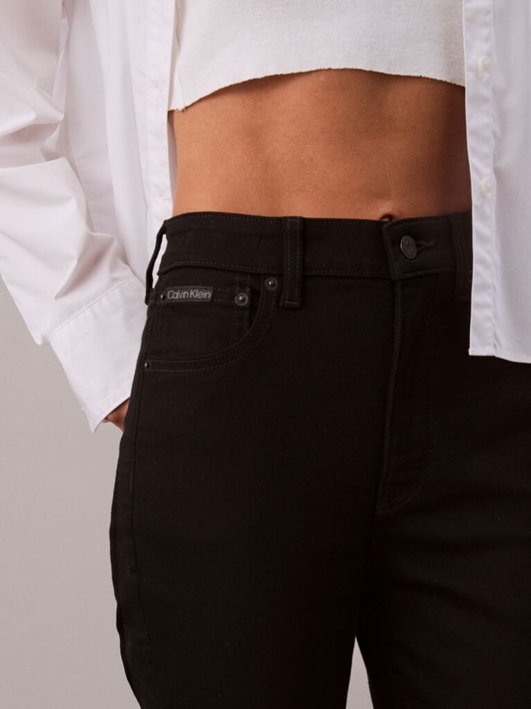Μαύρο Ψηλόμεσο Τζιν Με Skinny Γραμμή  Γυναίκα
