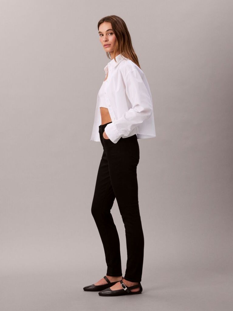 Μαύρο Ψηλόμεσο Τζιν Με Skinny Γραμμή  Γυναίκα