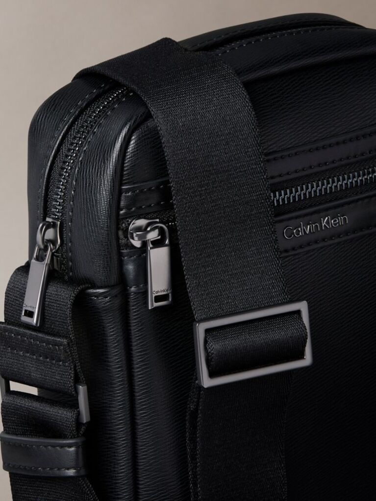Black Textured Zip Reporter Bag  Men