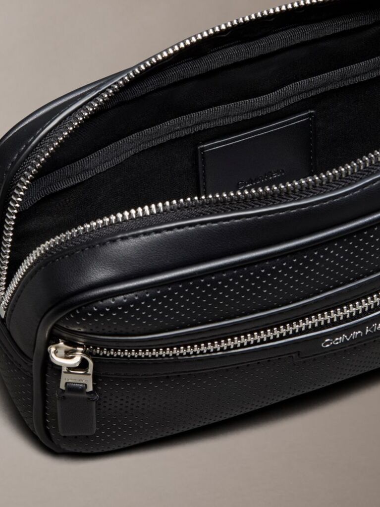 Μαύρο Τσαντάκι Μέσης Από Διάτρητο Faux Leather  Άνδρας