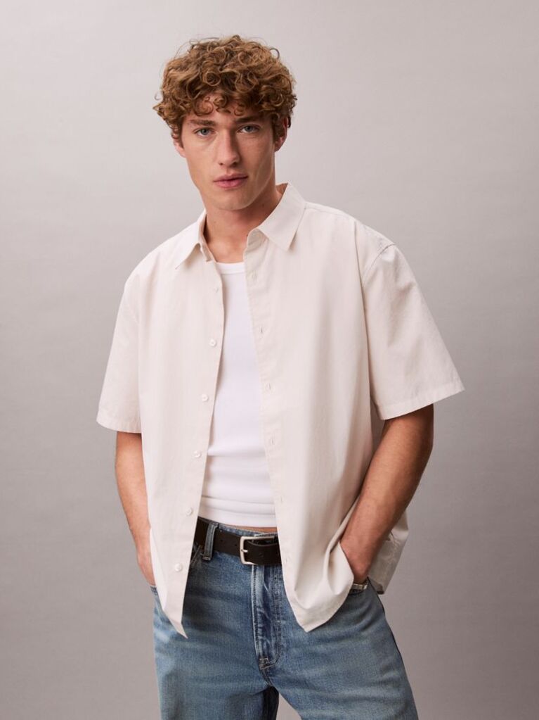 Λευκό Boxy Relaxed Πουκάμισο Από Μονόχρωμη Poplin με Κοντό Μανίκι  Άνδρας